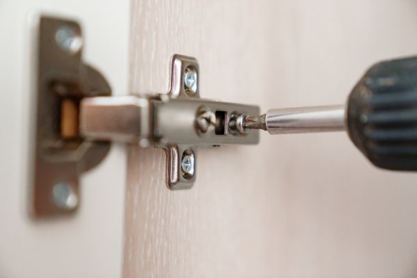 Cupboard Hinge Repair in Tomball